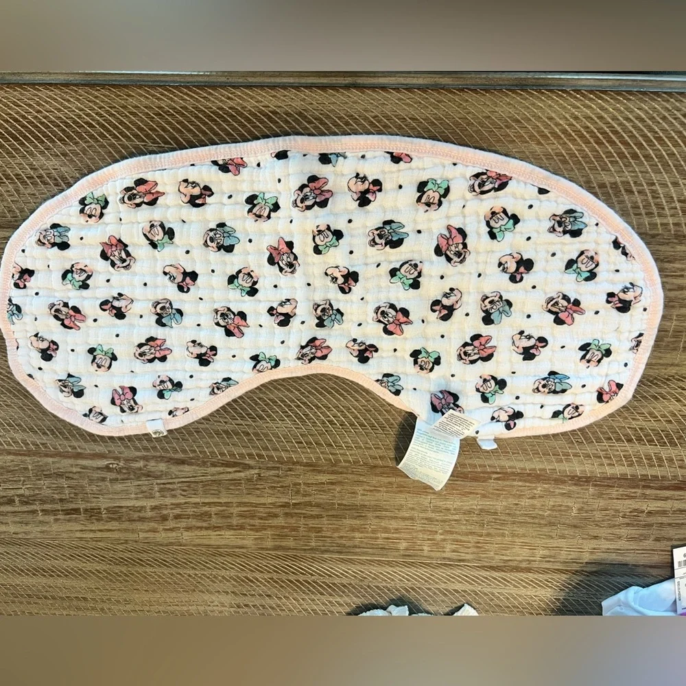 Bundle of Disney Minnie Mouse bibs/burp cloth